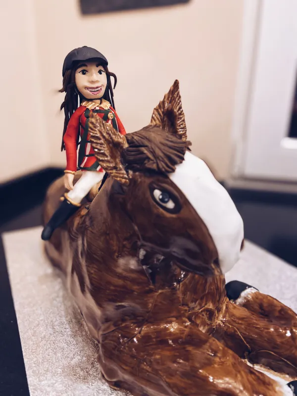Cheval et cavalière